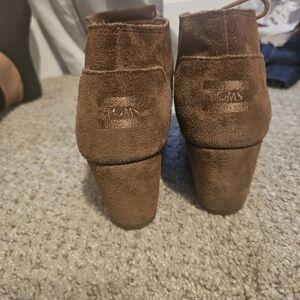 TOMS Men's Brown Suede Shoes